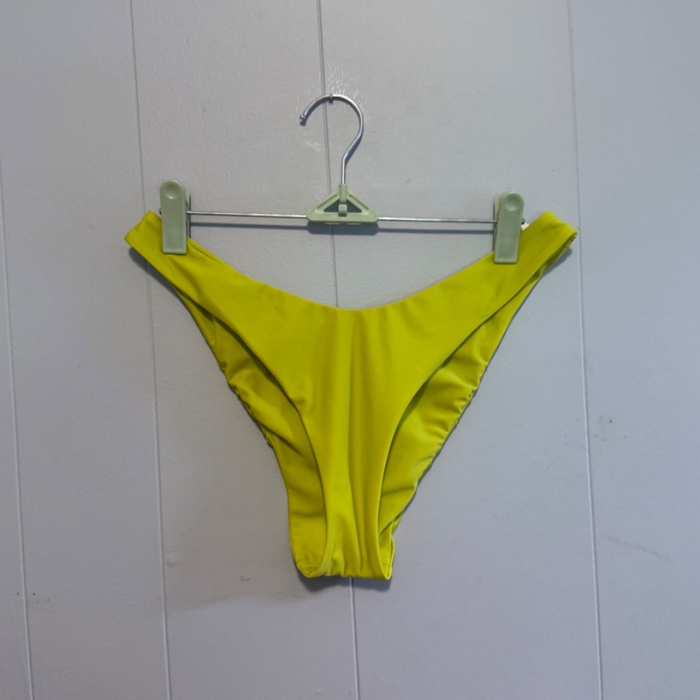 Aerie High Cut Cheeky Bikini Bottoms Size Medium NWT!
